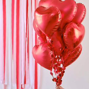 Kit de Ballons coeur rouge avec banderoles coeur
