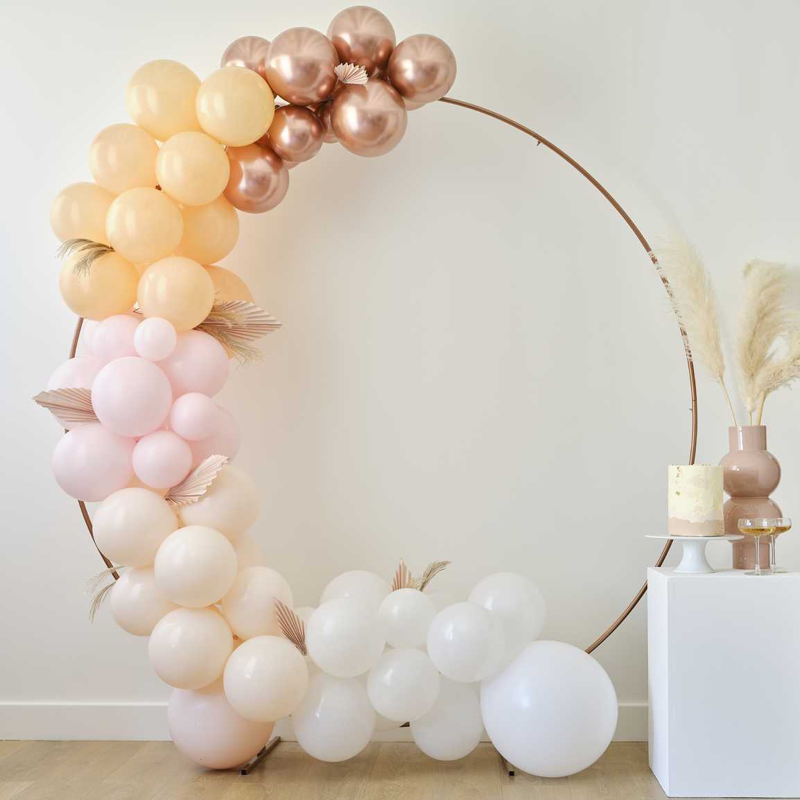 Kit pour arche de 70 ballons rose et p che et pampas